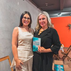 COAUTORIA E LANÇAMENTO DE LIVRO (1)